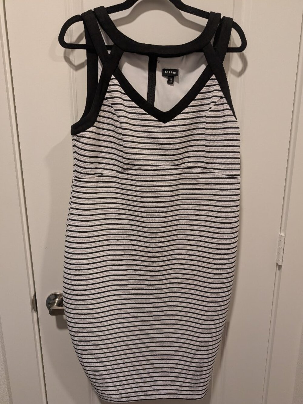TORRID Plus Size 18W Sheath Dress Black White Stripes Stretch Knit Sleeveless
